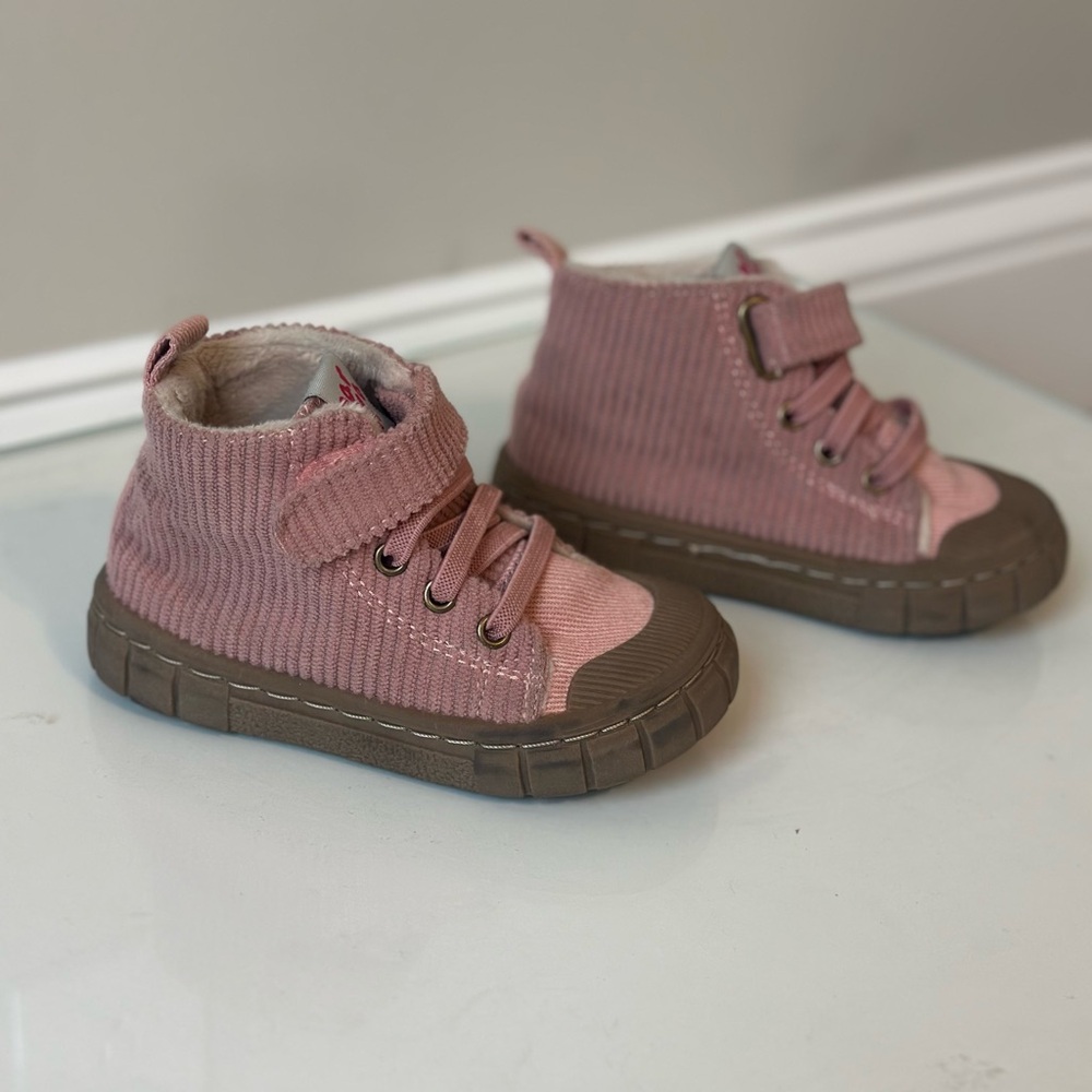 Pink High-Top Kids Shoes all the way from Spain